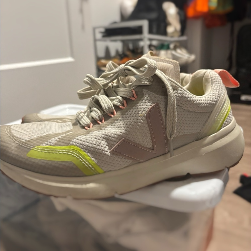 Veja Condor 2 Alveomesh Sneakers - Size 7